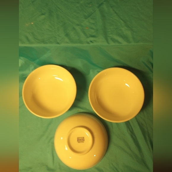 3 Royal Limited Bowls - Picture 4 of 4